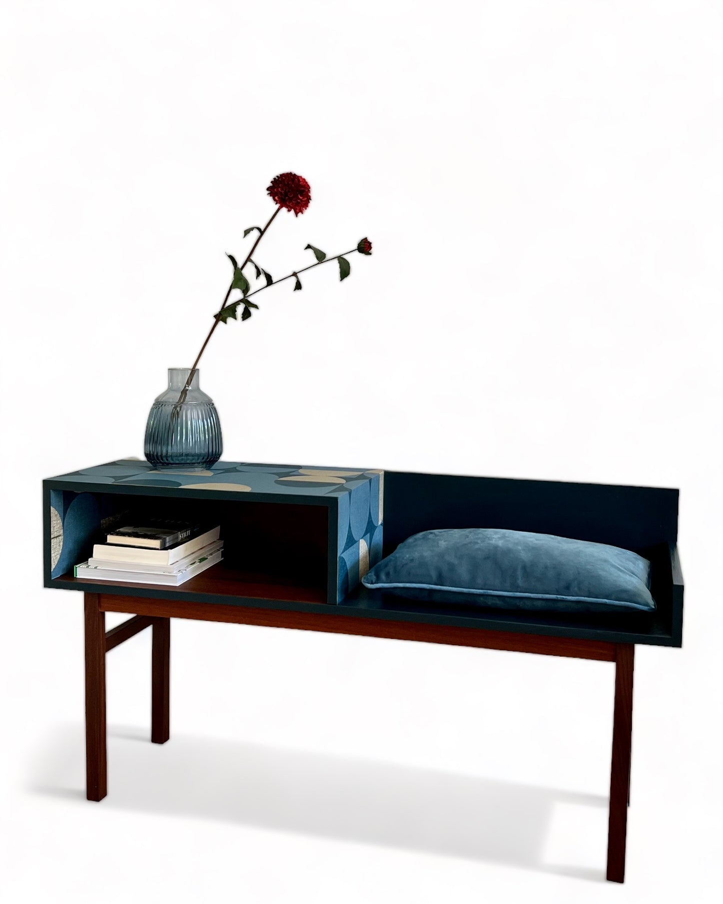 Vintage cabinet in dark turquoise and gold | The Vintage Vibe