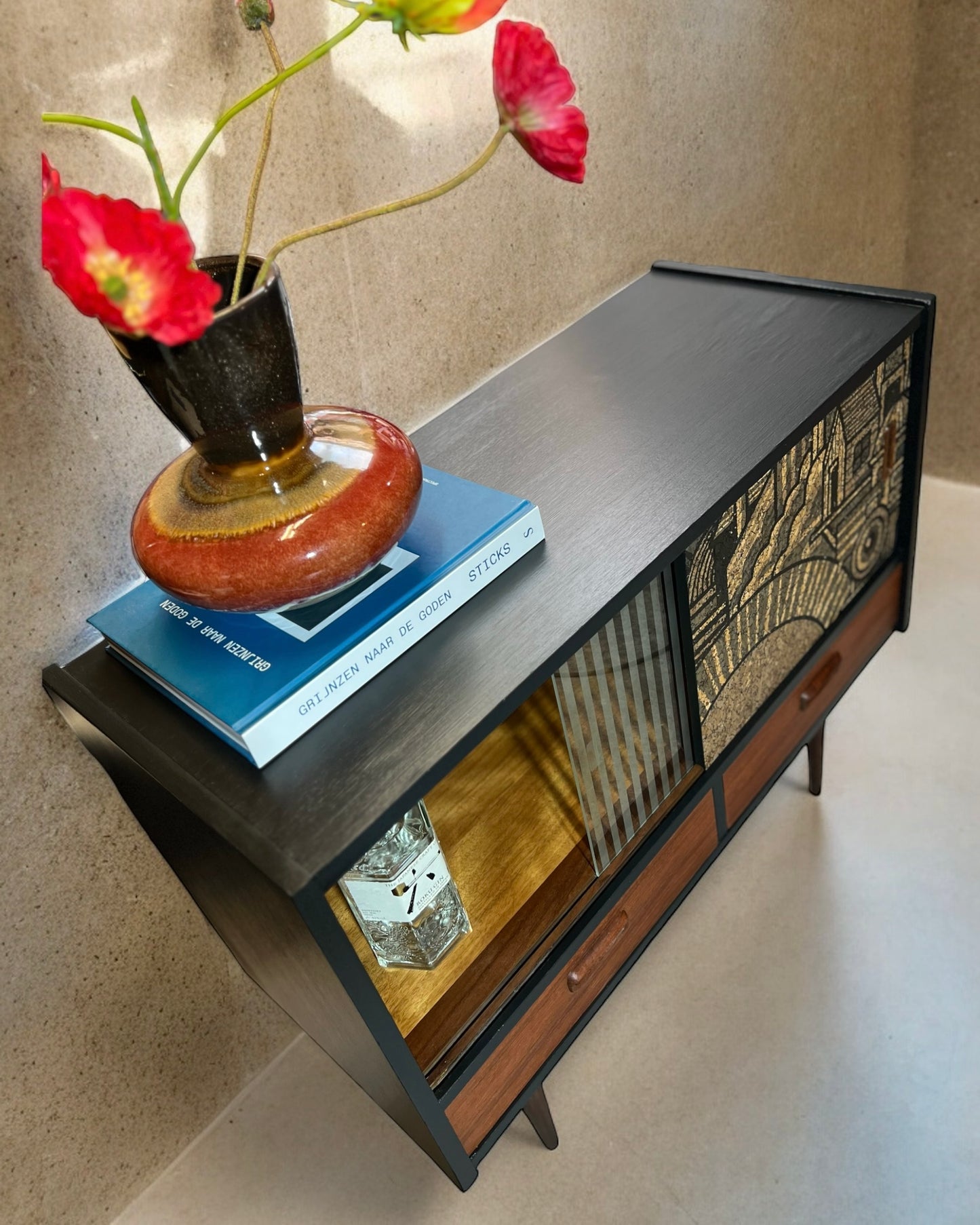 Vintage sideboard with 'Hit the North' cork print | The Vintage Vibe