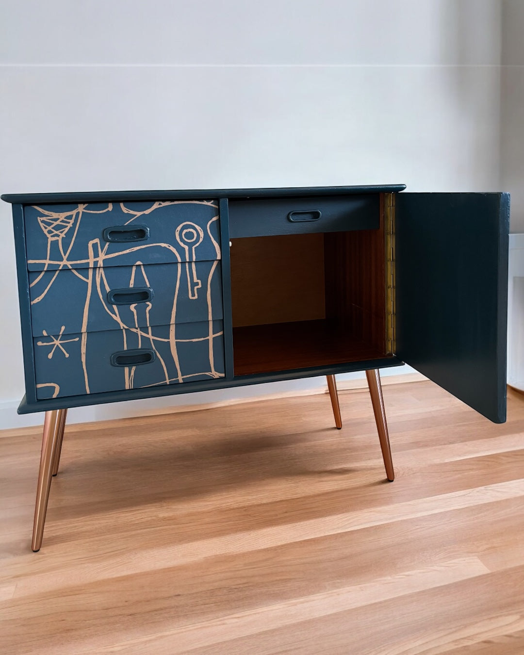 Vintage kast bekleed met Atelier van Mini Moderns | The Vintage Vibe