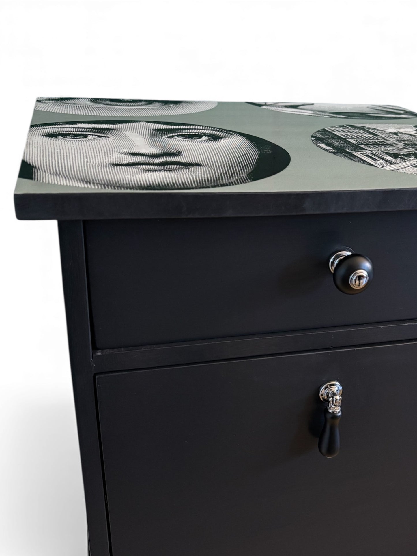 Vintage kastje met blad in Fornasetti Tema e Variazioni | The Vintage Vibe