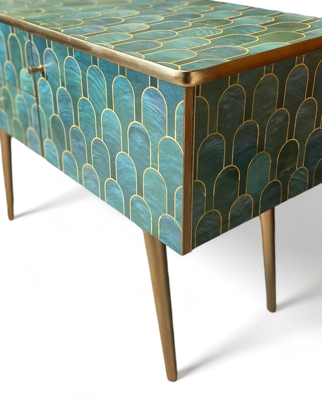 Vintage dressoir in Nizwa Jade van Bethan Gray | The Vintage Vibe