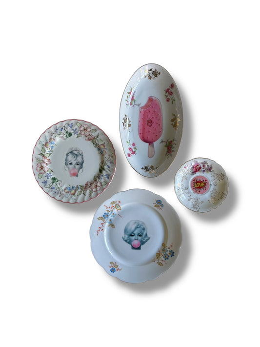 Vintage Wall Plate Bardot Flower Border