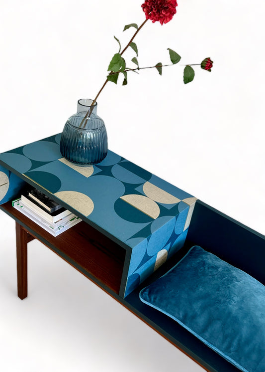 Vintage cabinet in dark turquoise and gold | The Vintage Vibe