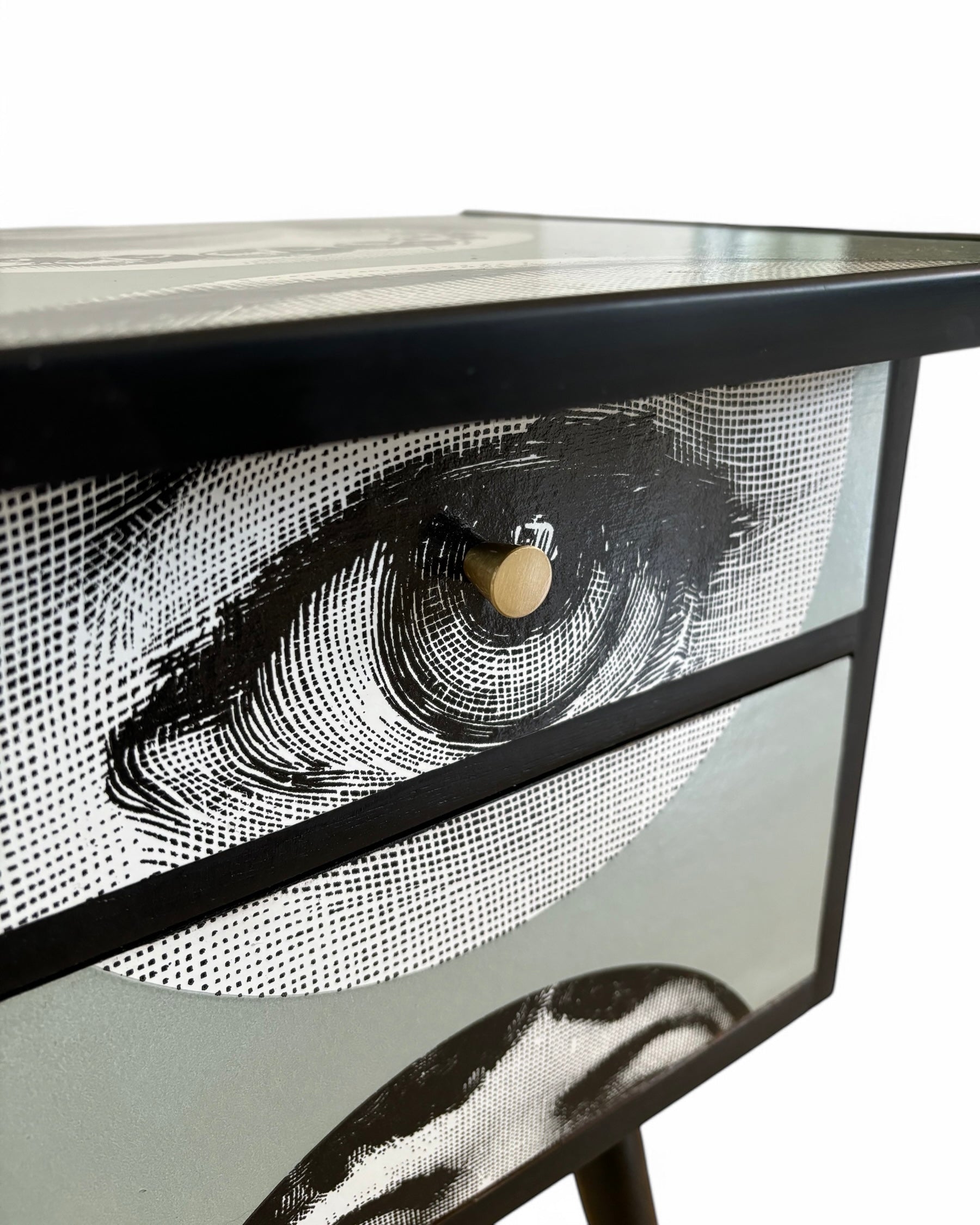Vintage kastje met Fornasetti Tema e Variazioni | The Vintage Vibe