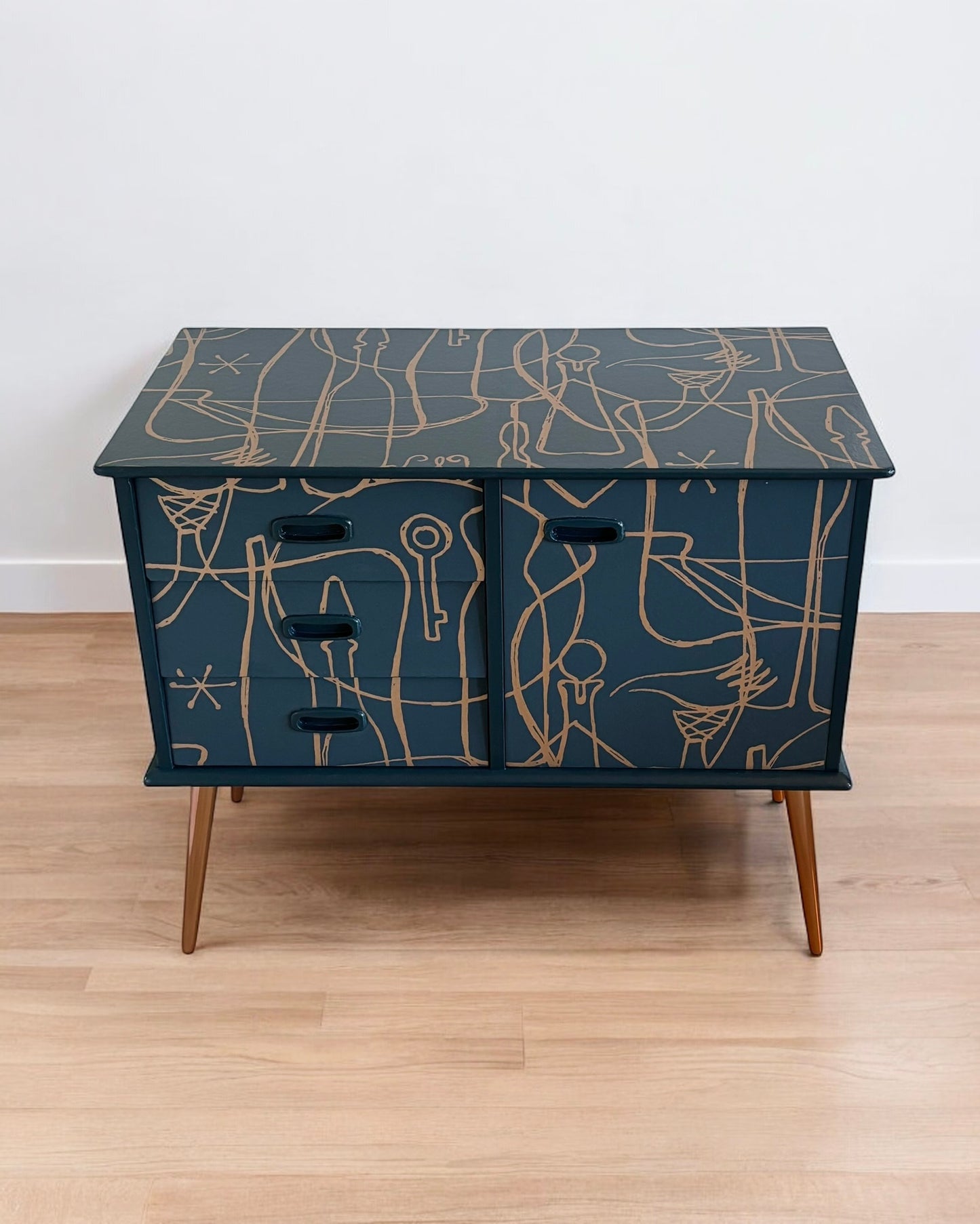 Vintage kast bekleed met Atelier van Mini Moderns | The Vintage Vibe