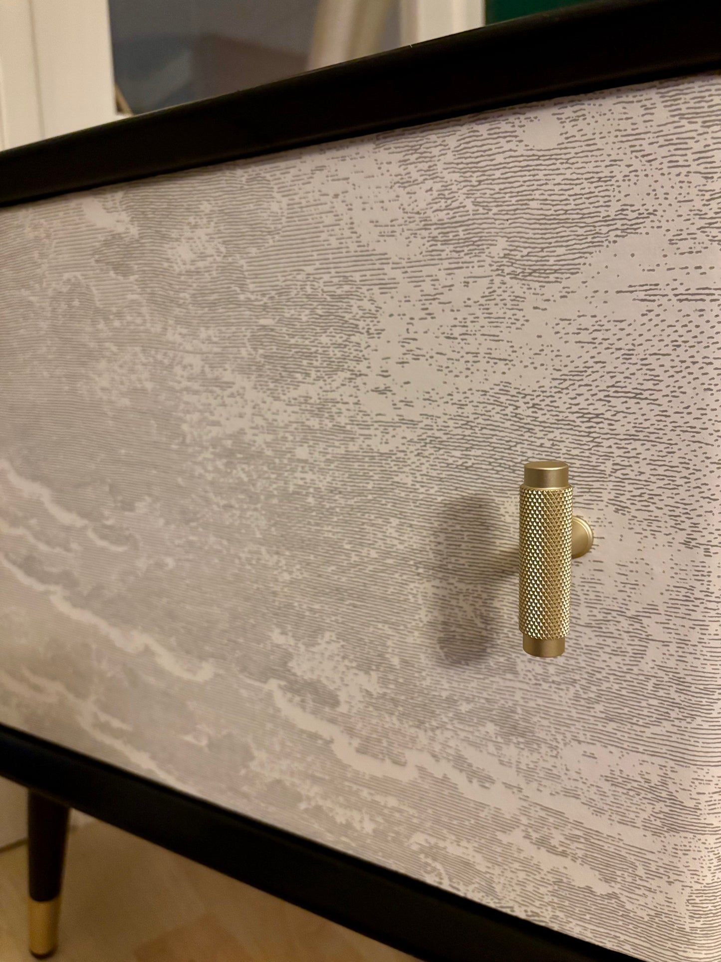 Vintage nachtkastjes met Fornasetti Nuvolette | The Vintage Vibe