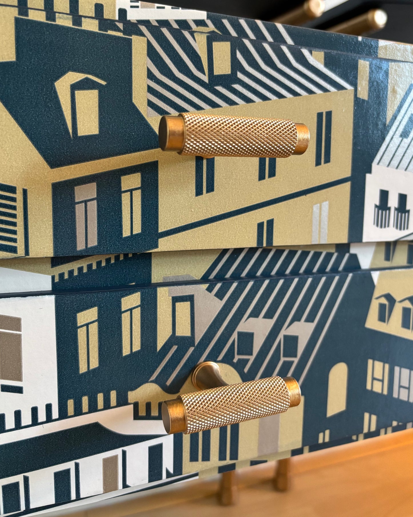 Vintage bedside tables covered with Emma's Apartment by Mini Moderns | The Vintage Vibe