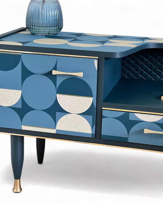 Vintage dressoir in donker turquoise en goud | The Vintage Vibe