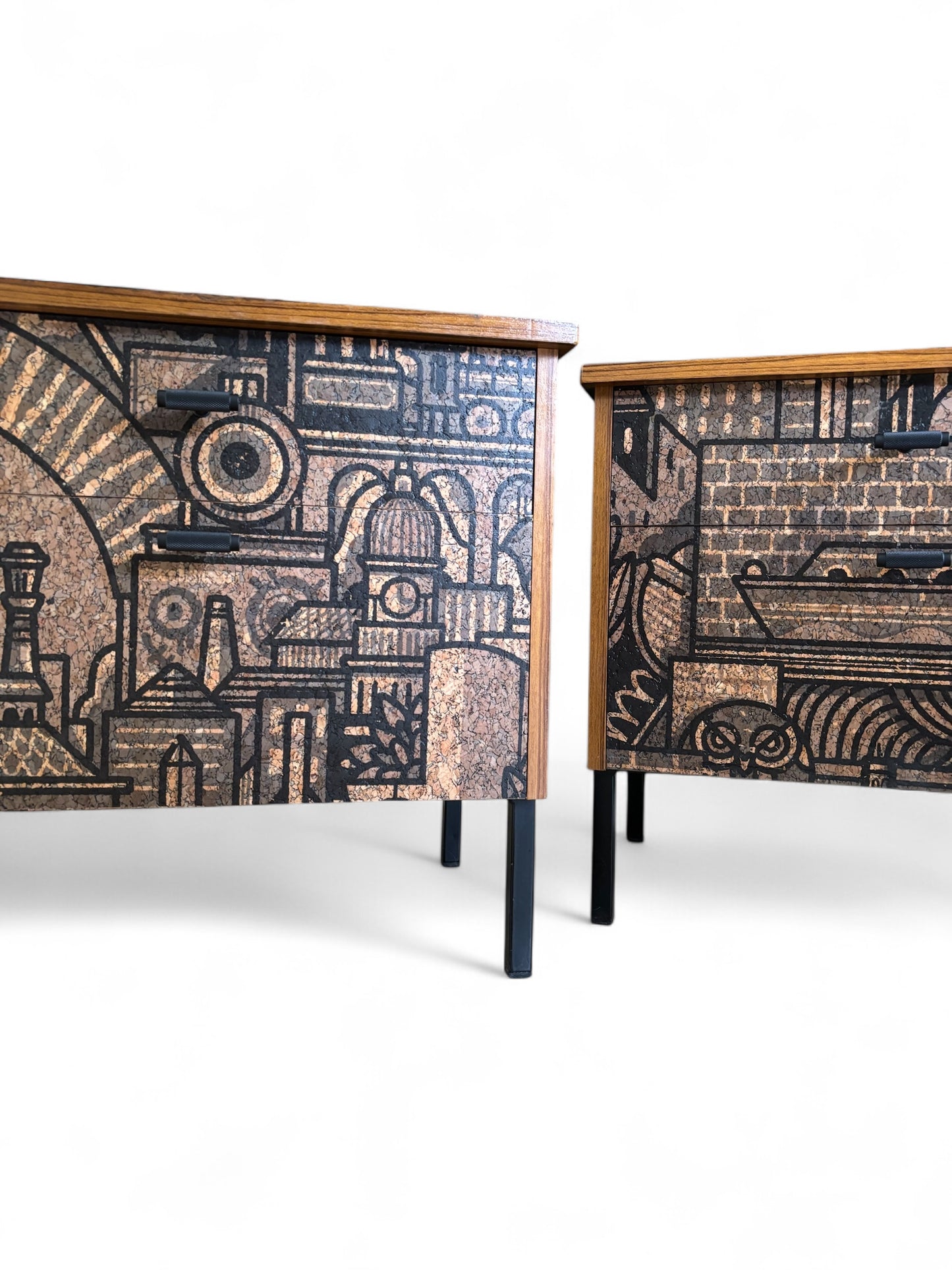 Vintage nachtkastjes bekleed met ‘Hit the North’ kurkprint | The Vintage Vibe