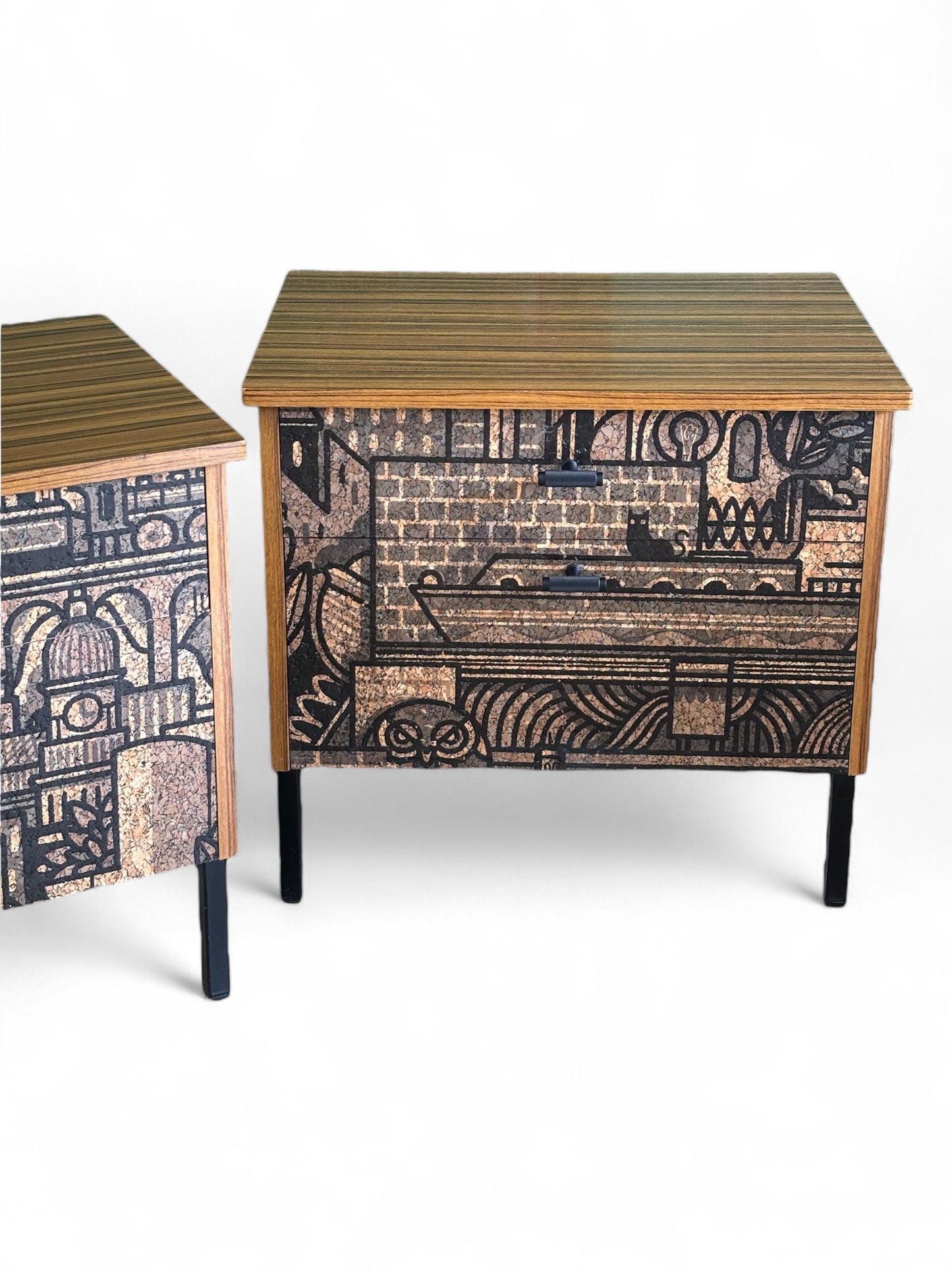 Vintage nachtkastjes bekleed met ‘Hit the North’ kurkprint | The Vintage Vibe