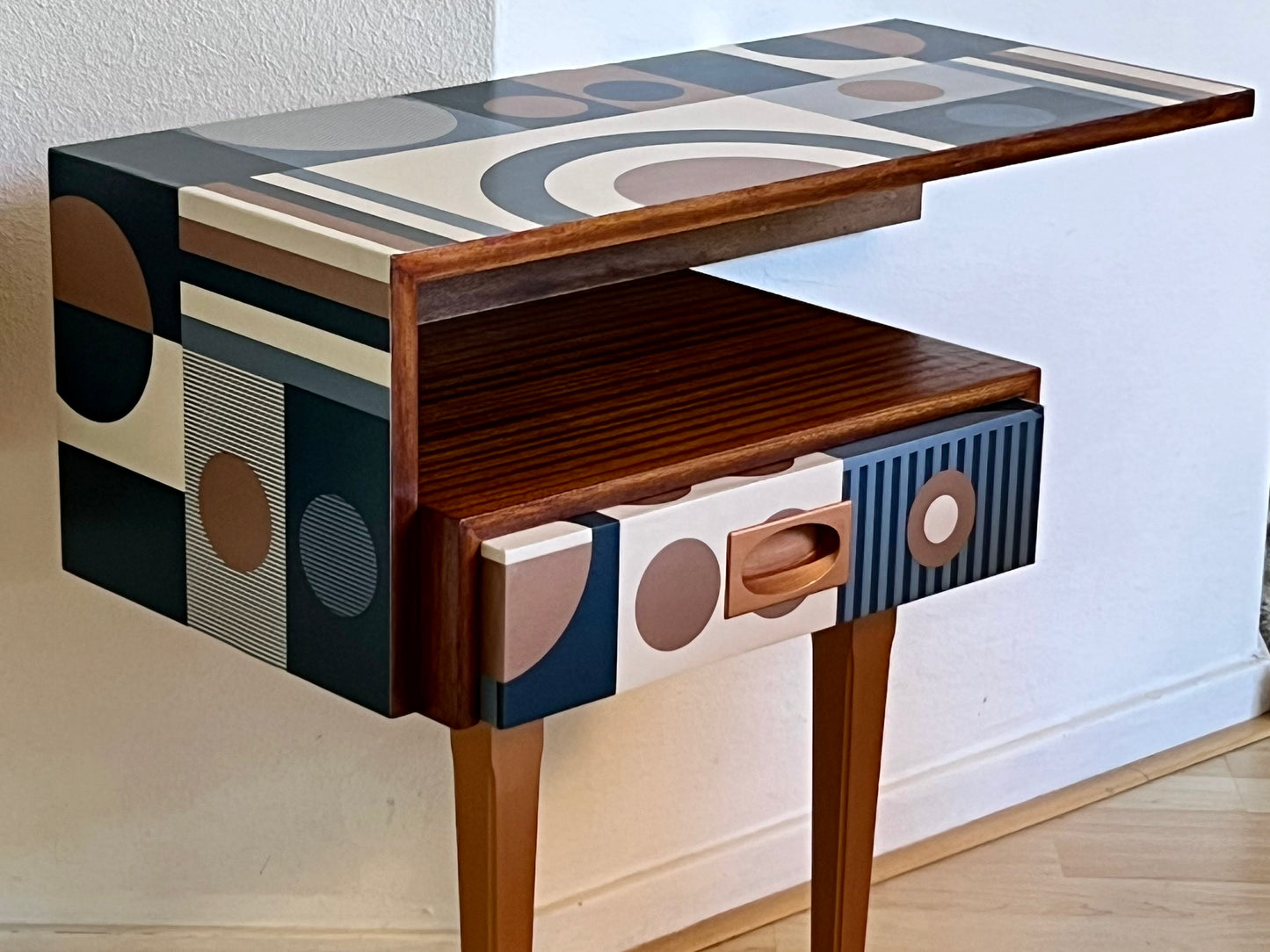 Vintage retro kastjes van hout met een prachtig blad met een gave geometrische print | The Vintage Vibe