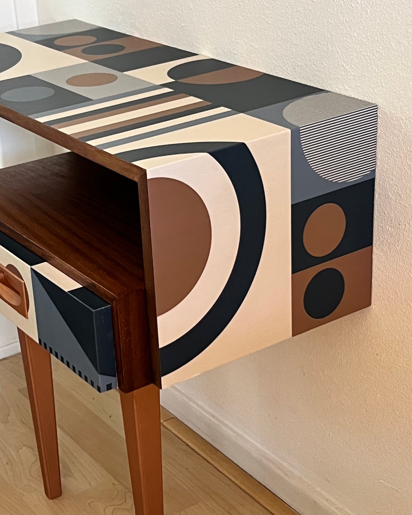 Vintage retro kastjes van hout met een prachtig blad met een gave geometrische print | The Vintage Vibe