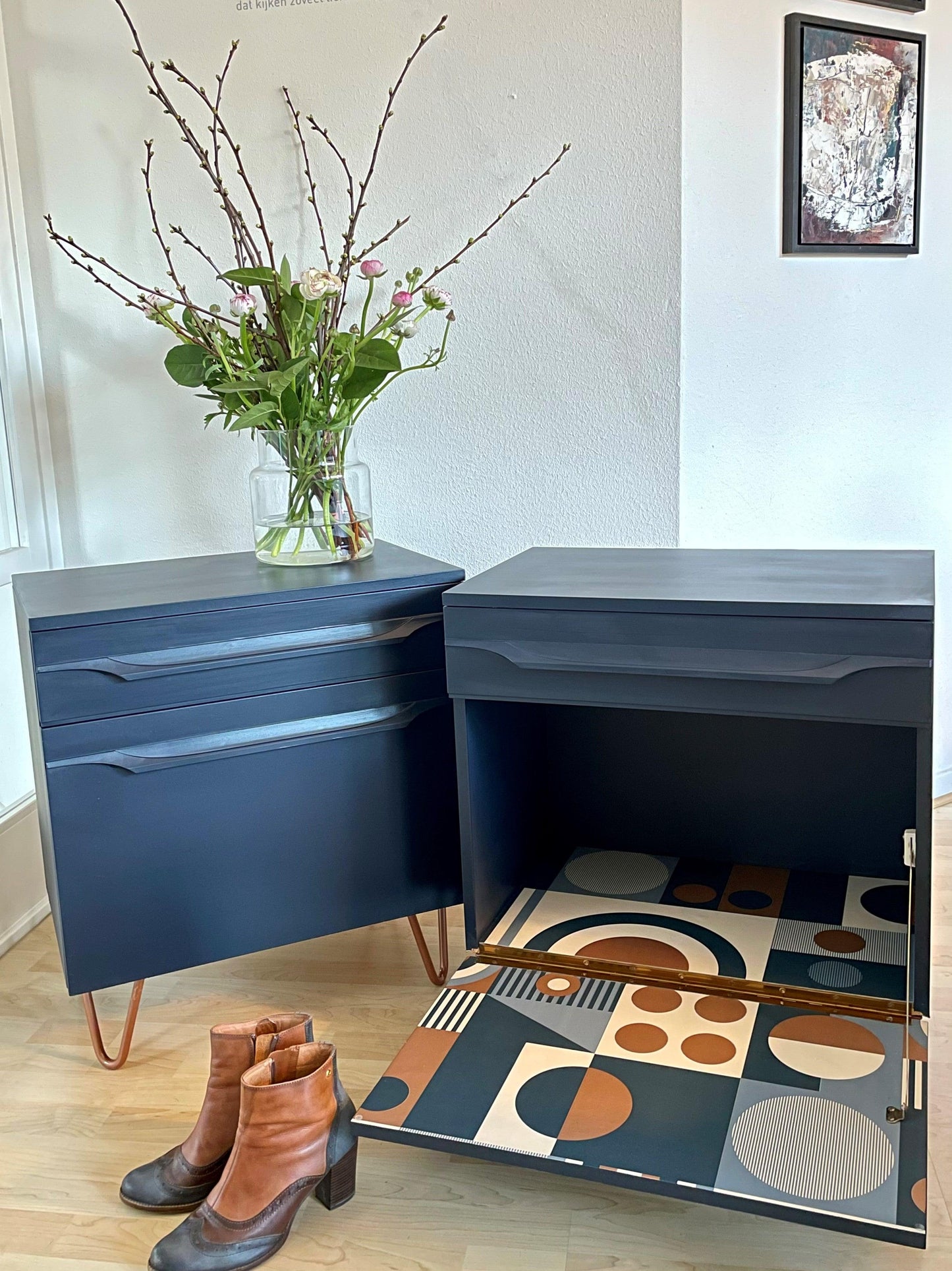 Vintage retro kastje in blauw met een gave geometrische print | The Vintage Vibe