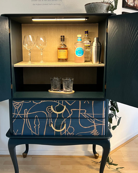 Vintage Queen Ann Drankenkast