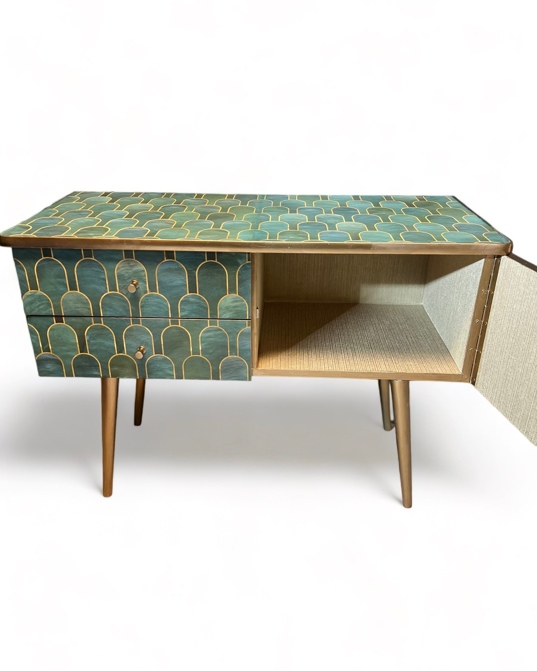 Vintage dressoir in Nizwa Jade van Bethan Gray | The Vintage Vibe