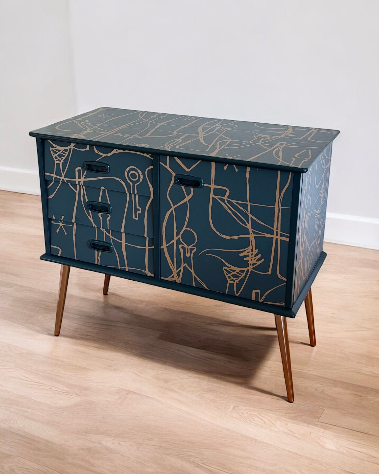 Vintage kast bekleed met Atelier van Mini Moderns | The Vintage Vibe
