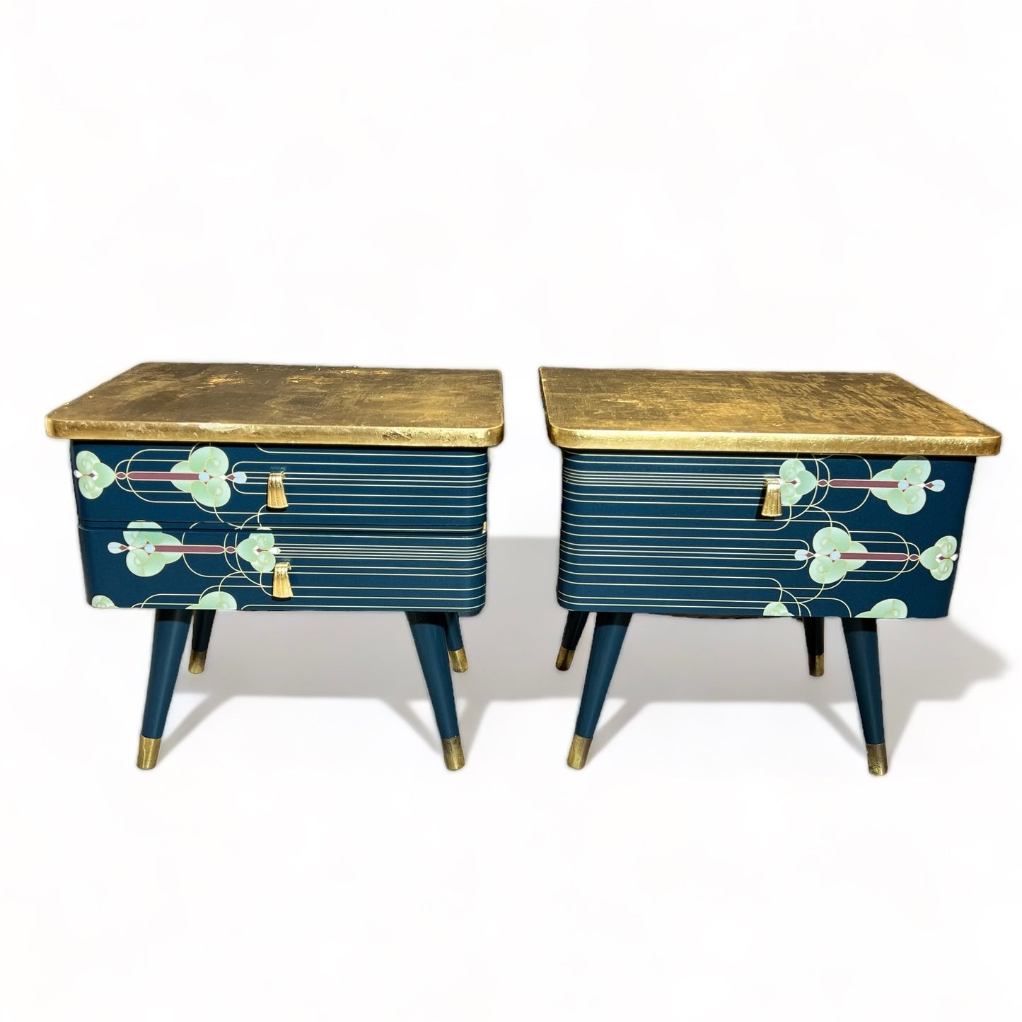 Vintage nachtkastjes bekleed met Art Deco print in goud met blauw | The Vintage Vibe