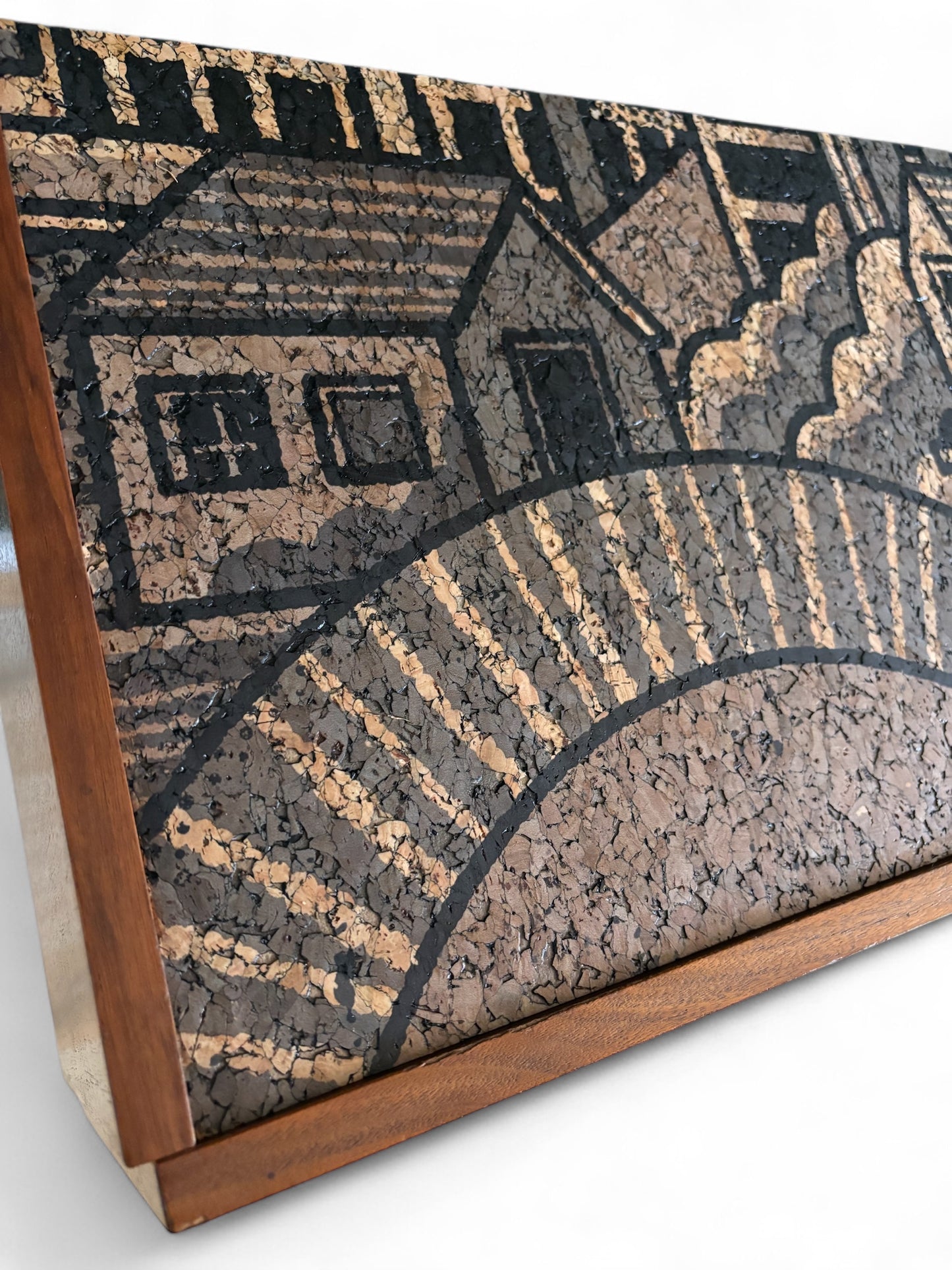 Mid Century dressoir met ‘Hit the North’ kurkprint | The Vintage Vibe