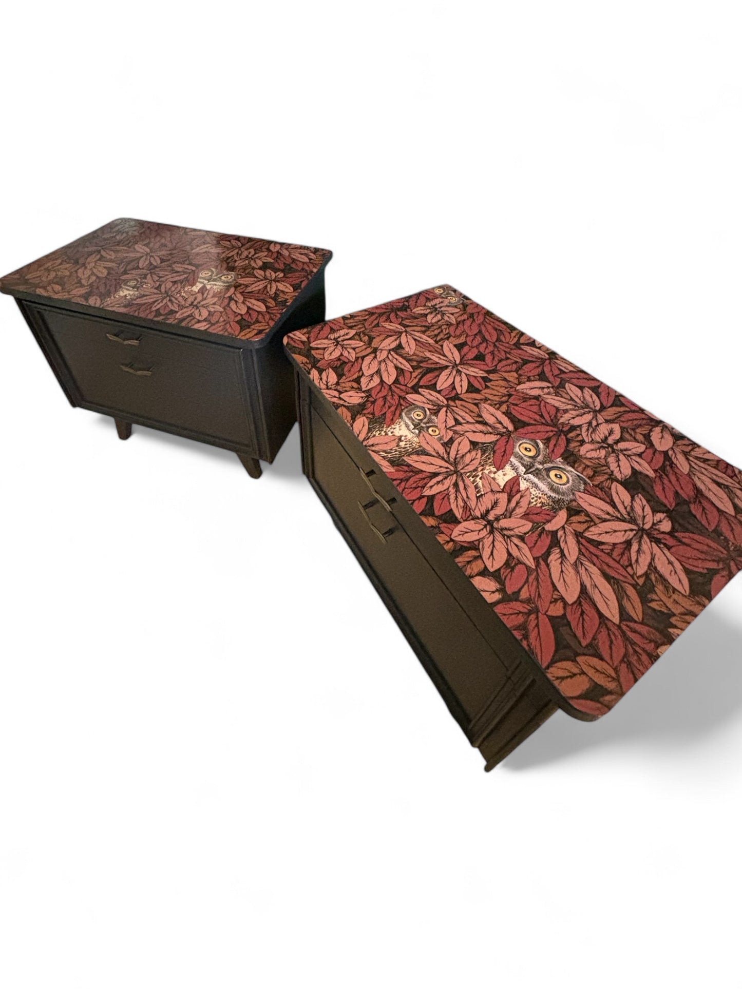 Vintage nachtkastjes met Fornasetti Foglie e Civette | The Vintage Vibe
