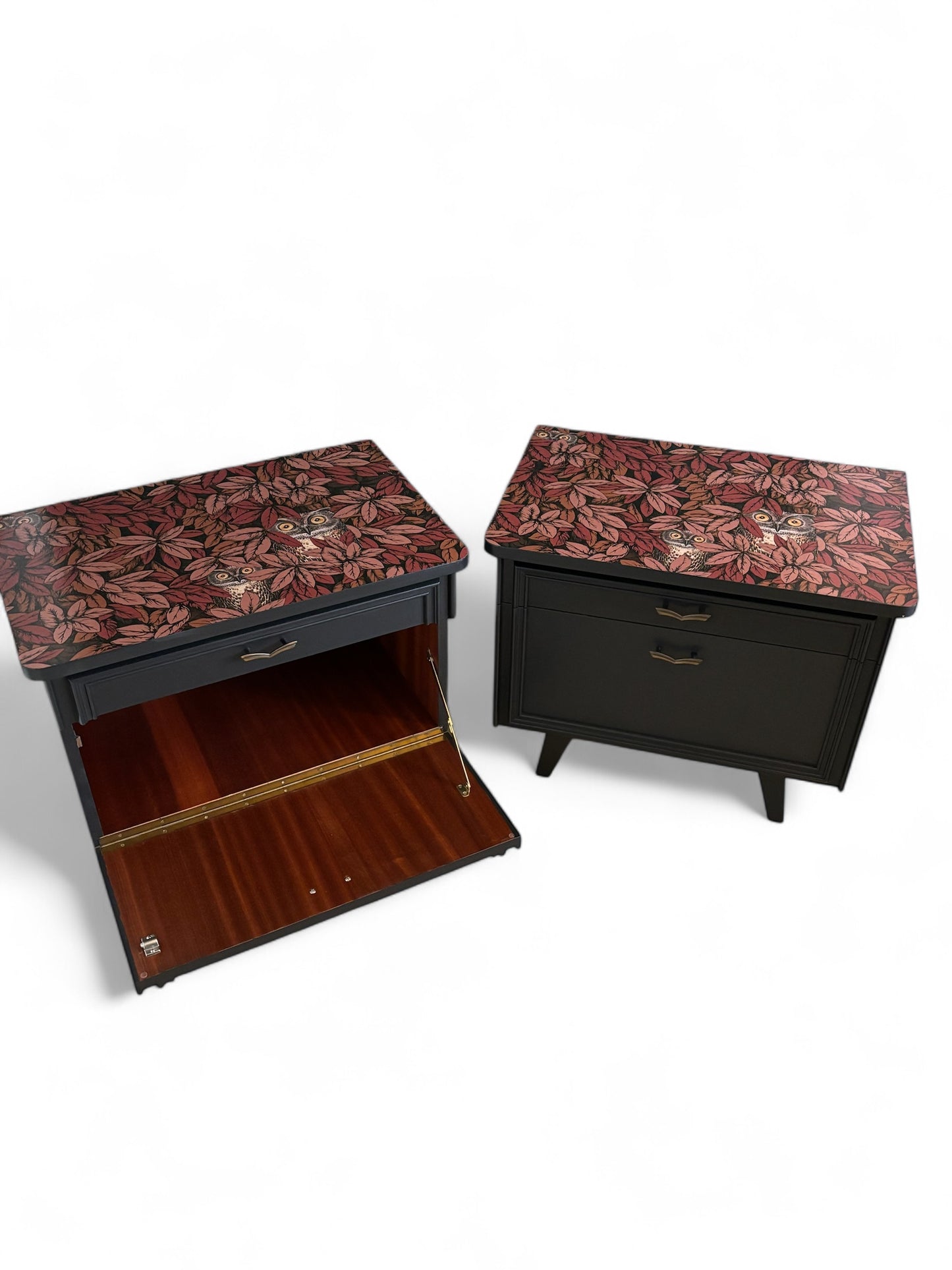 Vintage nachtkastjes met Fornasetti Foglie e Civette | The Vintage Vibe