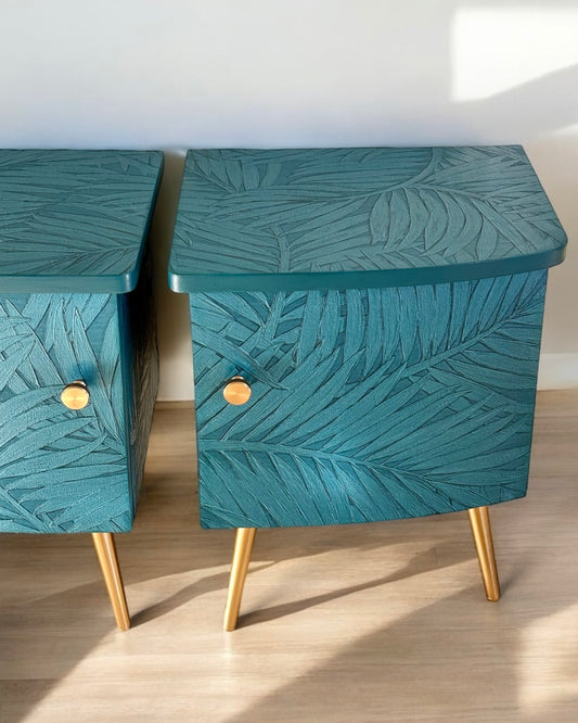 Vintage kastjes bekleed met de sierlijke bladeren van de Sabal palm in reliëf | The Vintage Vibe