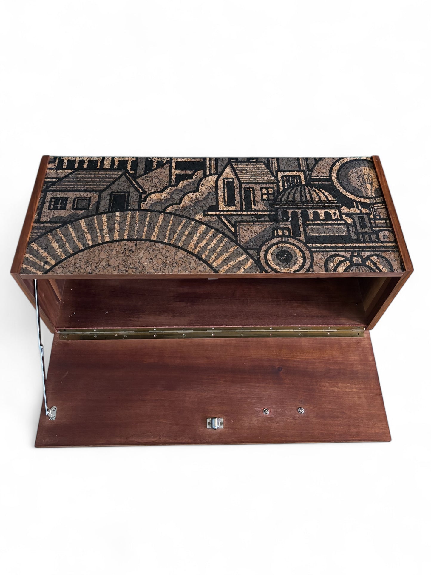 Mid Century dressoir met ‘Hit the North’ kurkprint | The Vintage Vibe