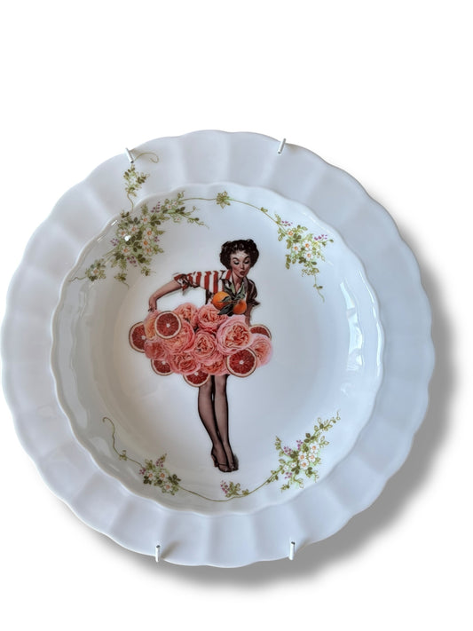 Vintage Wandbord Dame met Bloemenrok | The Vintage Vibe