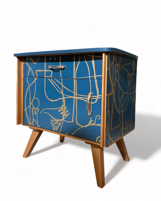 Vintage kastje in Atelier by Mini Moderns | The Vintage Vibe