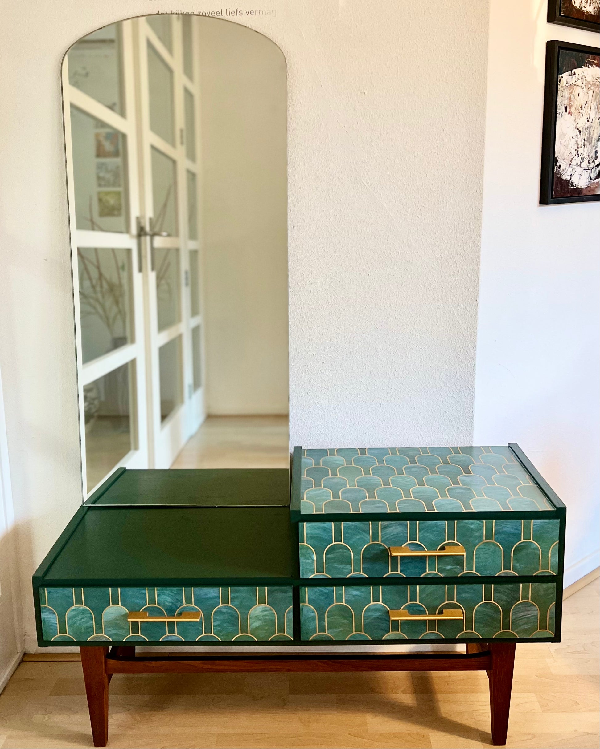 Vintage laag dressoir in Nizwa Jade van Bethan Gray | The Vintage Vibe