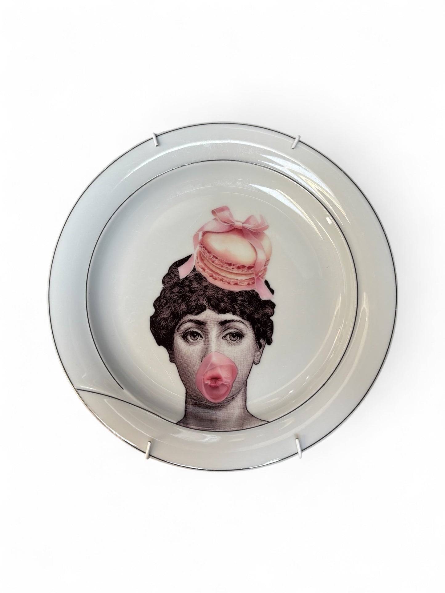 Vintage Wandbord Lina Fornasetti Macaron en Kauwgom