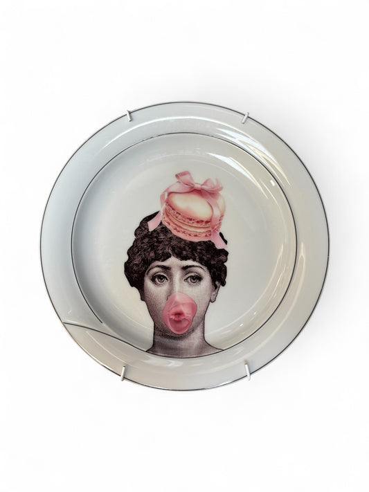 Vintage Wandbord Lina Fornasetti Macaron en Kauwgom