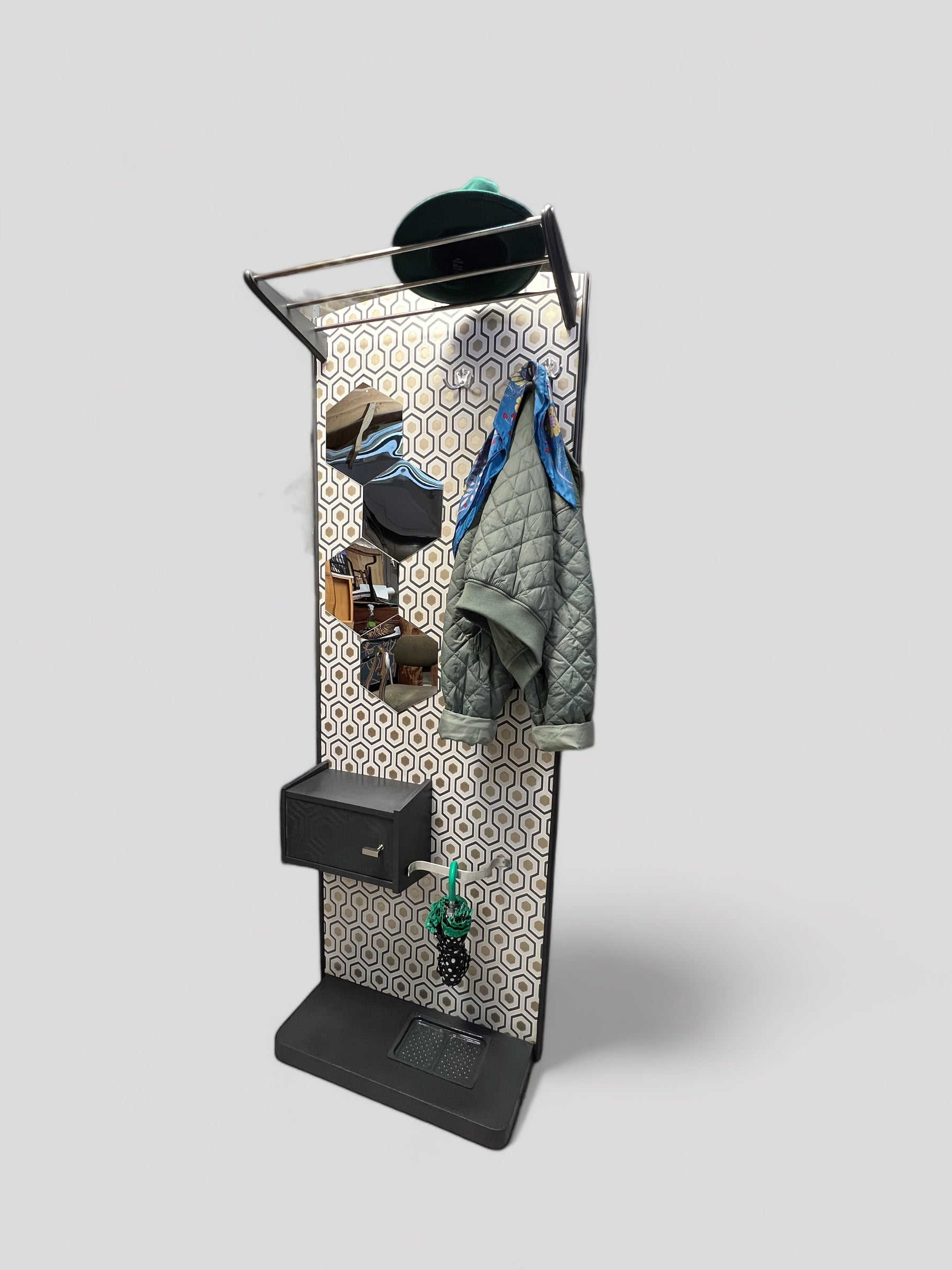 Vintage wandgarderobe, kapstok | The Vintage Vibe