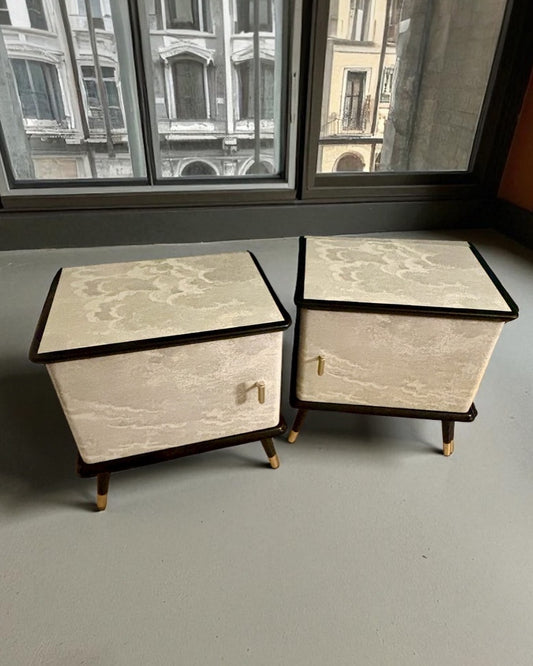 Vintage nachtkastjes met Fornasetti Nuvolette | The Vintage Vibe
