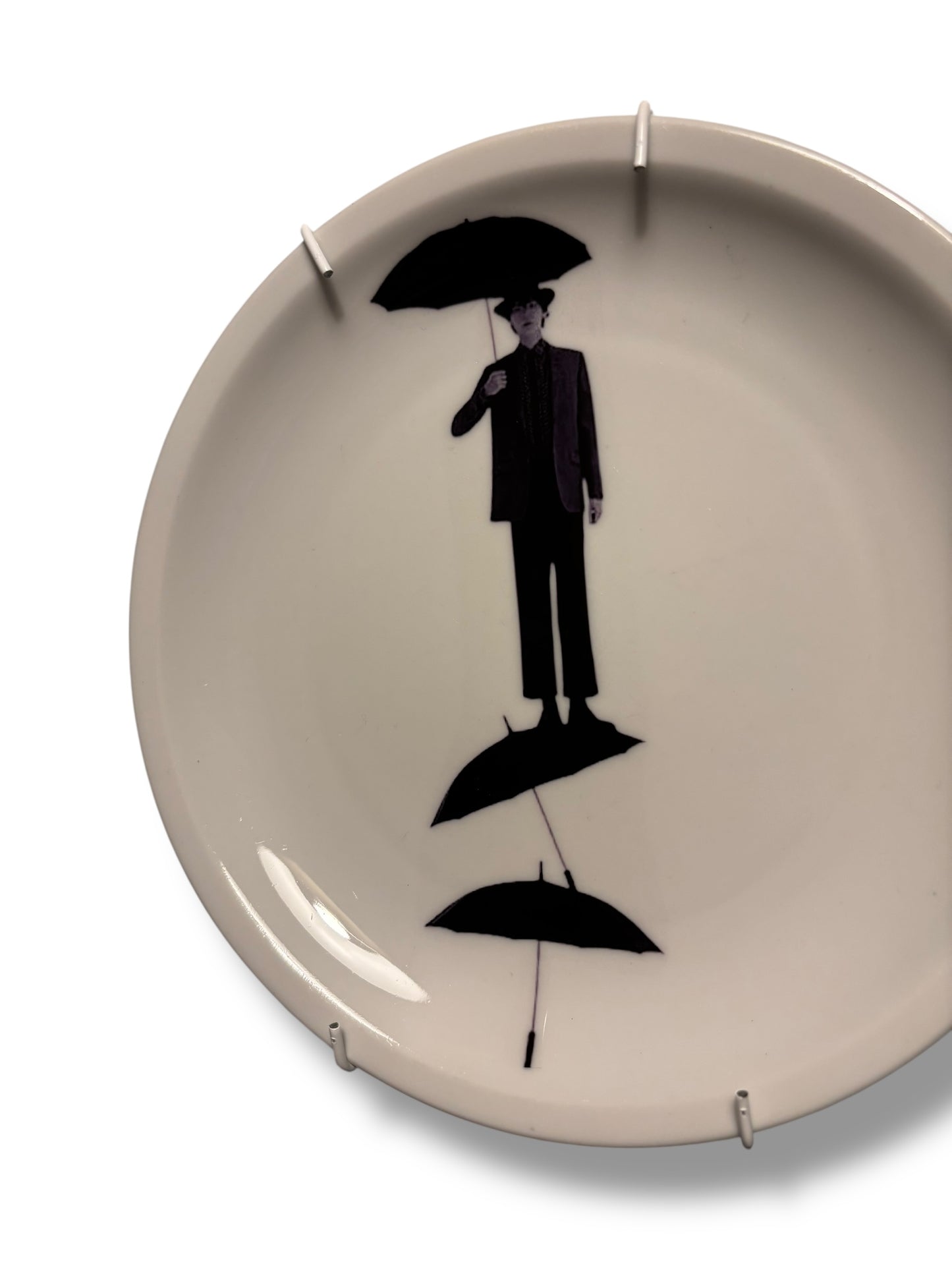 Vintage Wandbord Man met Paraplu’s | The Vintage Vibe