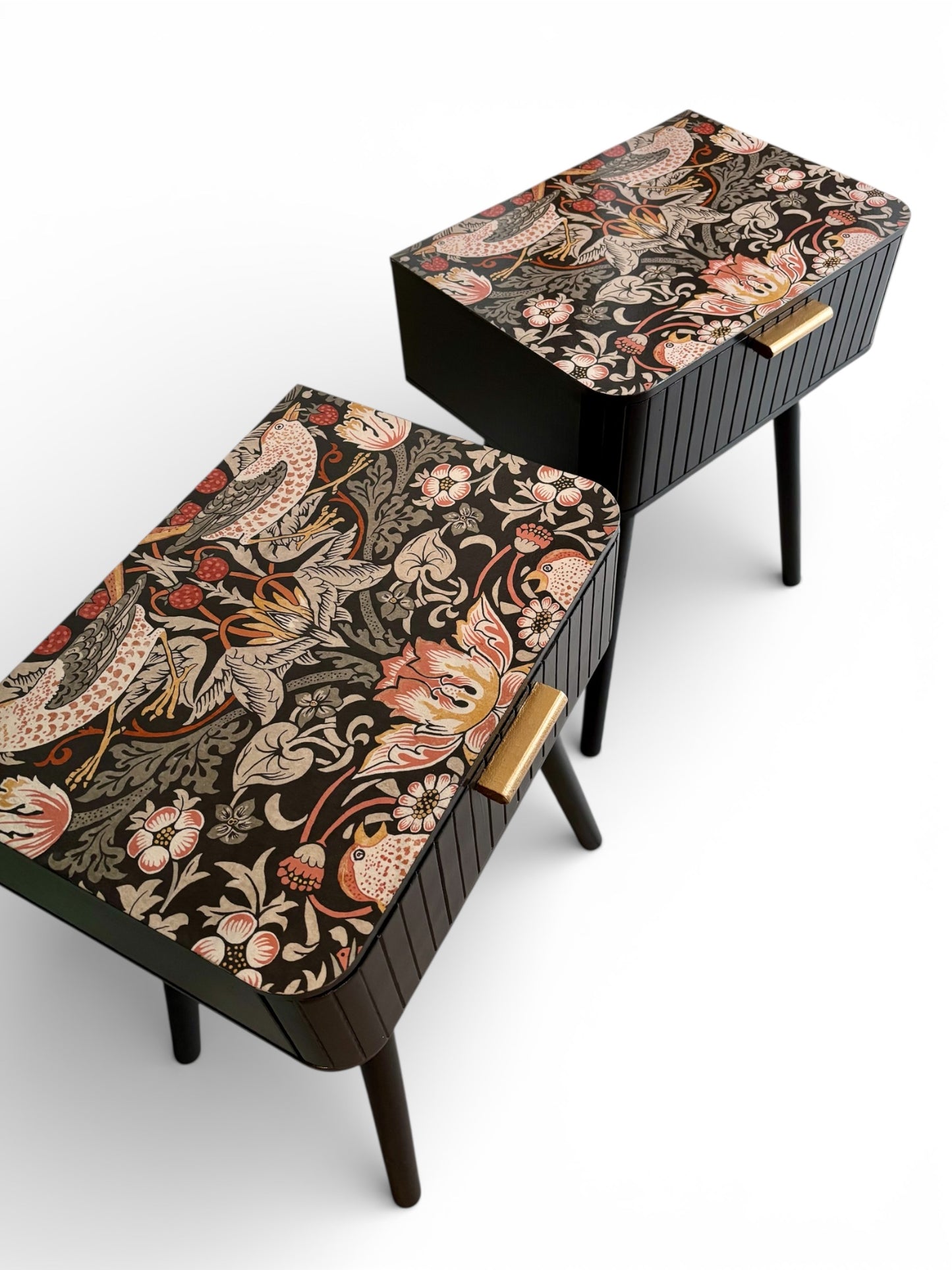 Nachtkastjes met William Morris Strawberry Thief | The Vintage Vibe