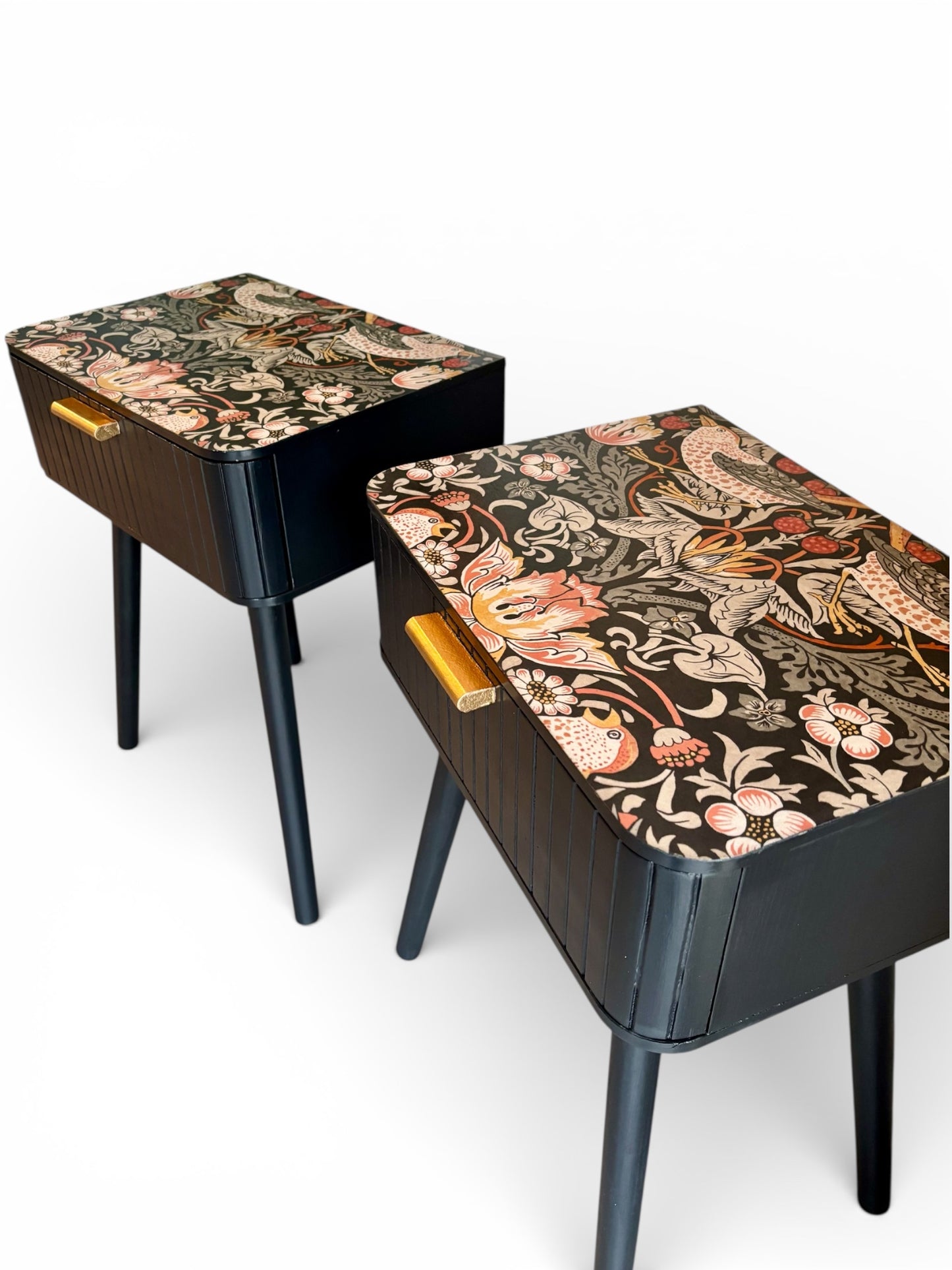 Nachtkastjes met William Morris Strawberry Thief | The Vintage Vibe