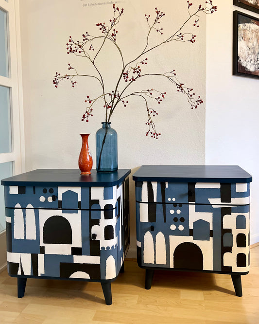 Vintage nachtkastjes blauw met een print van Manhattan | The Vintage Vibe