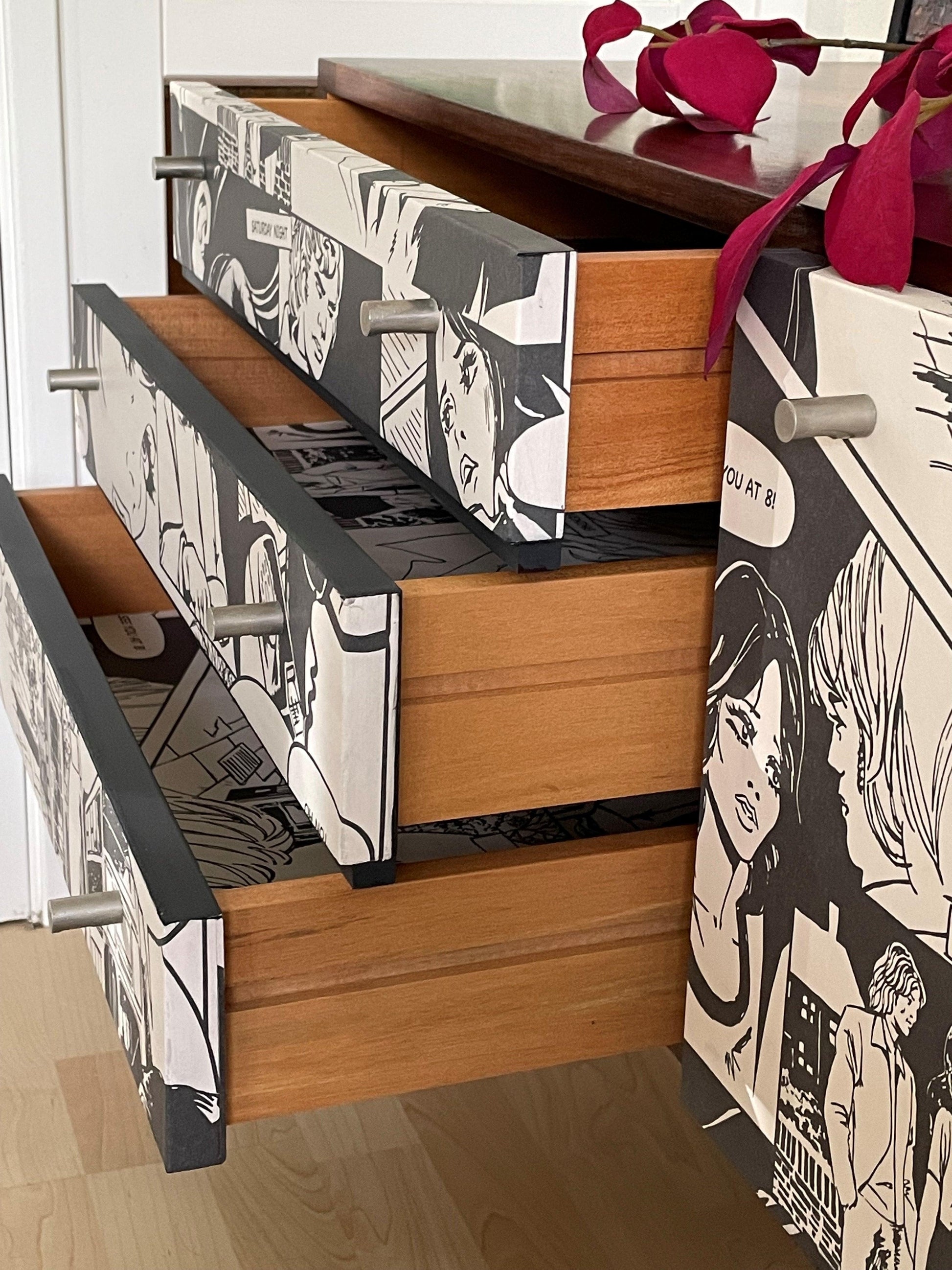 Vintage dressoir Mid-Century met een pop-art print | The Vintage Vibe
