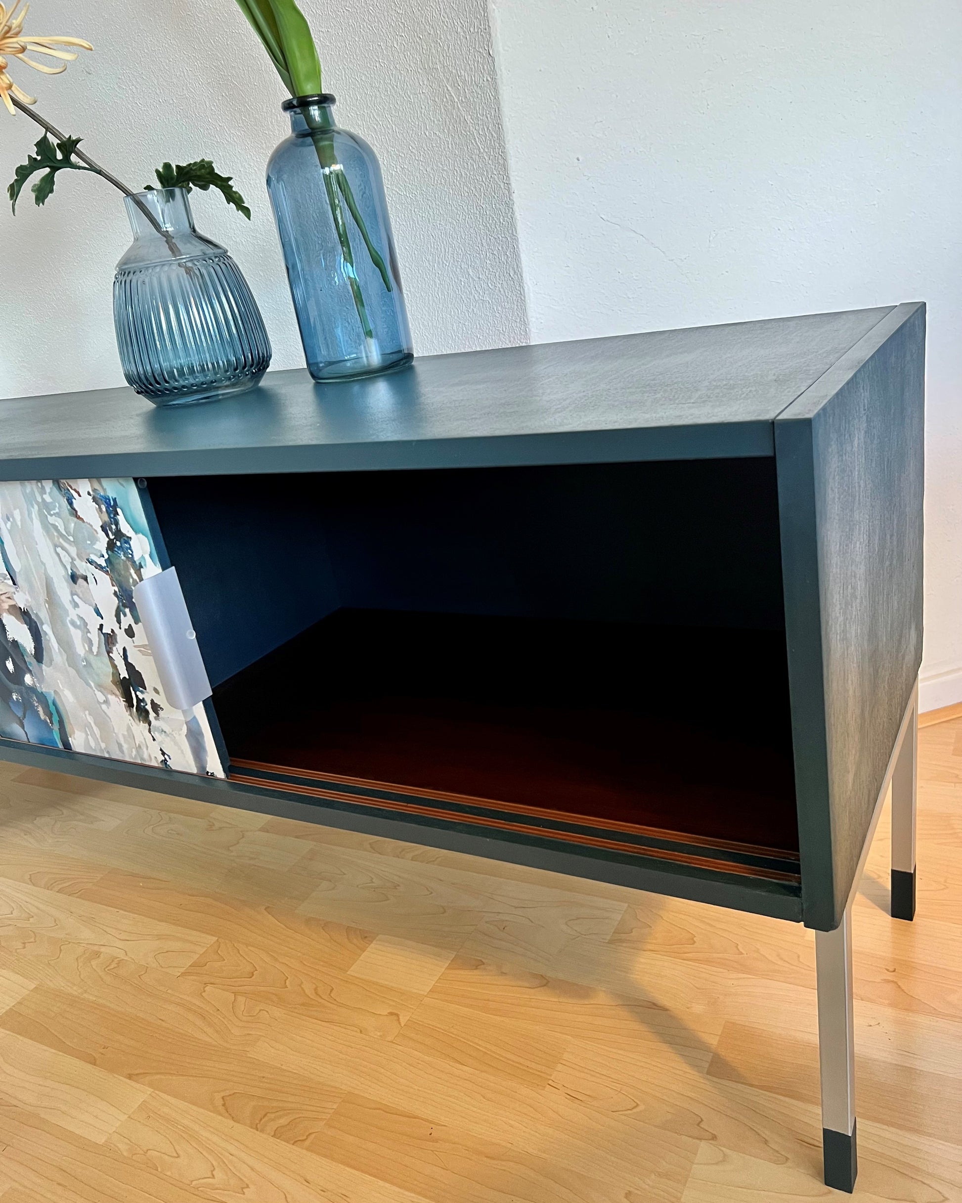 Vintage dressoir bekleed met een prachtige print | The Vintage Vibe