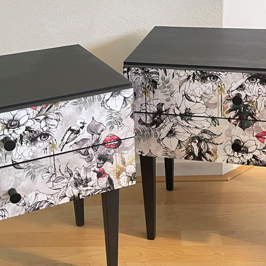 Vintage retro nachtkastjes in grijs bekleed met een florale fantasie print  | The Vintage Vibe - The Vintage Vibe