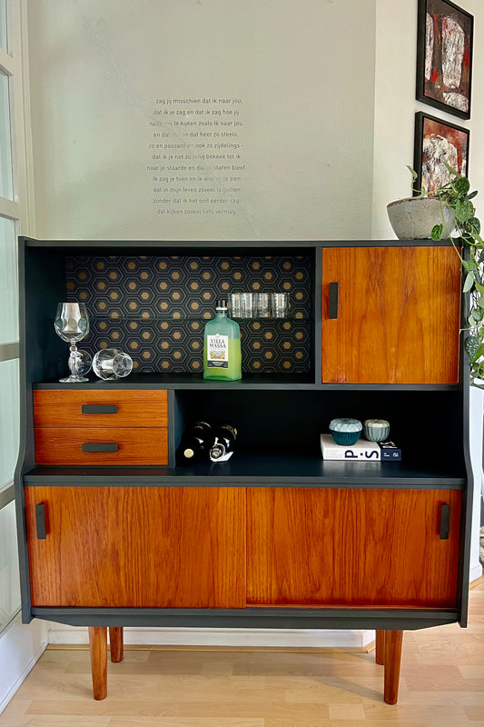 Vintage teak highboard in beautiful condition, stylish and spacious | The Vintage Vibe